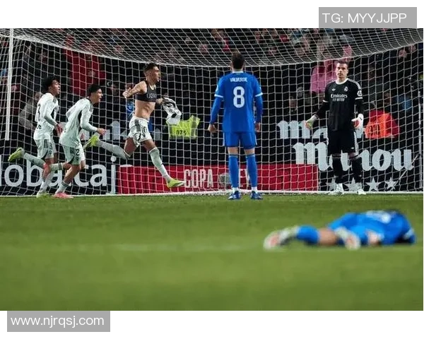 德甲精彩对决那不勒斯点球大战险胜皇马引发全场热潮