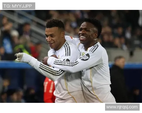 意甲焦点战本菲卡与阿森纳互交白卷争议判罚引发全场热议